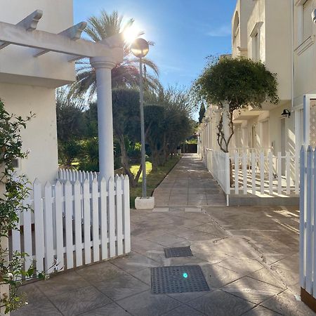 Garden Vistas. Hermoso Duplex Con Patio, Solarium Y Piscina. Вера Екстериор снимка